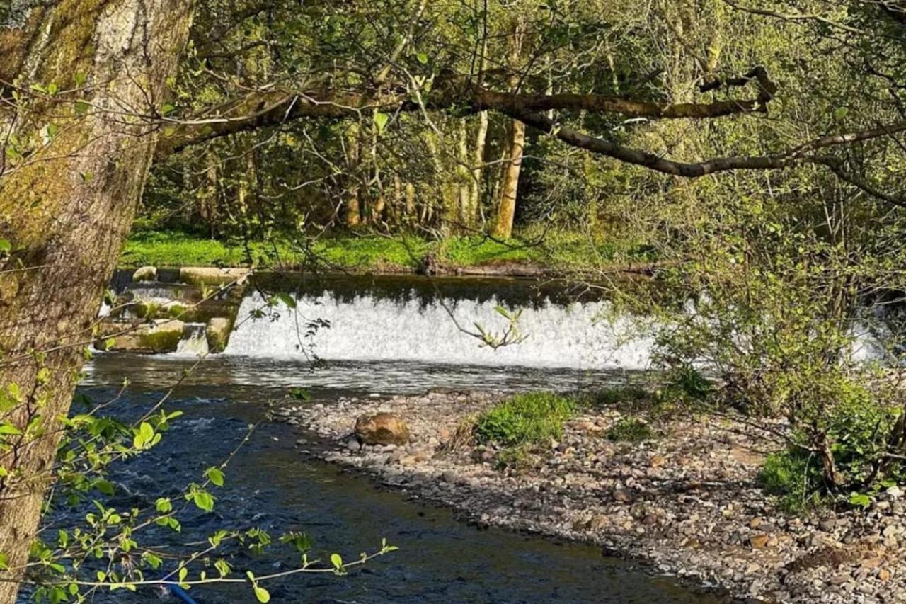 Rivers Edge Dollar Buitenkant foto